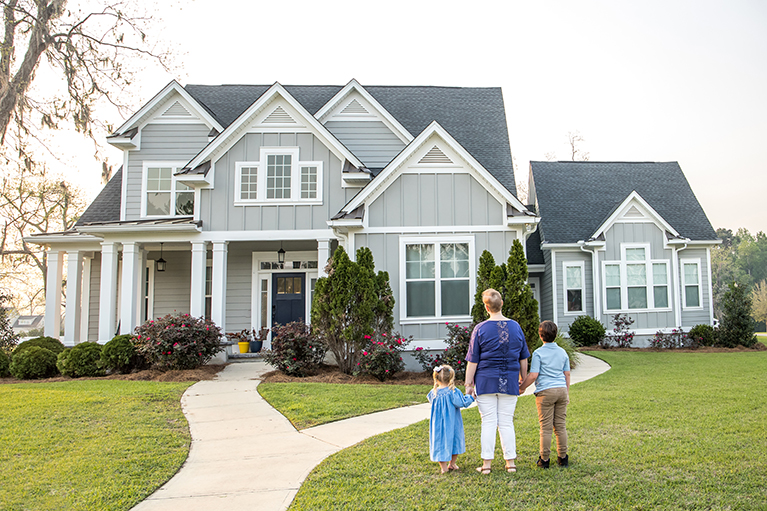 Curb appeal goes a long way to increasing the resale value of your home. These easy tips will help you spruce up your home!