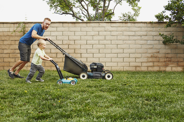 Warmer weather means it's time to give your lawn some love! Learn how Rümi can help.