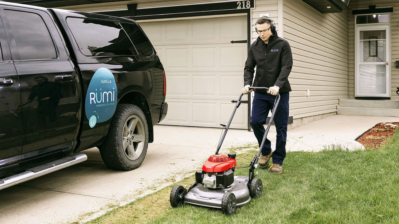 Get regular lawn mowing in Calgary! Weekly lawn mowing by experienced yard services professionals keeps your grass trimmed and in great shape all season. 